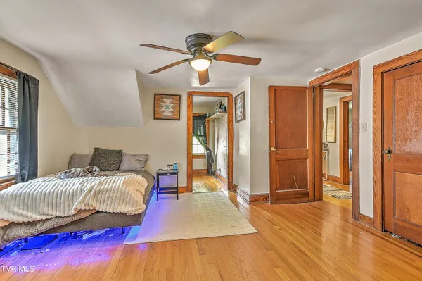 $389,900 | 200-202 Main Street West, Mount Carmel, TN 37645