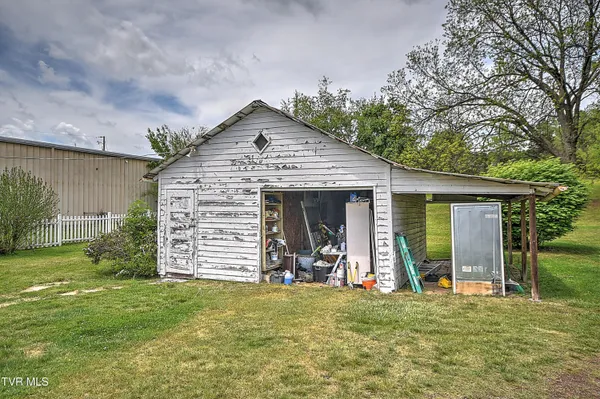 $389,900 | 200-202 Main Street West, Mount Carmel, TN 37645