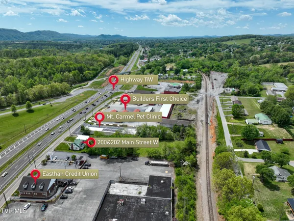 $389,900 | 200-202 Main Street West, Mount Carmel, TN 37645