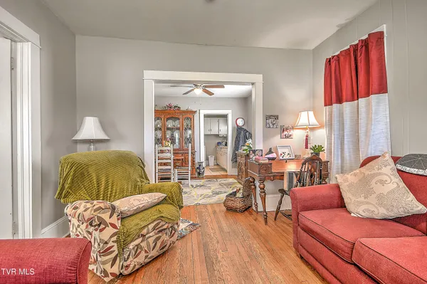 $389,900 | 200-202 Main Street West, Mount Carmel, TN 37645