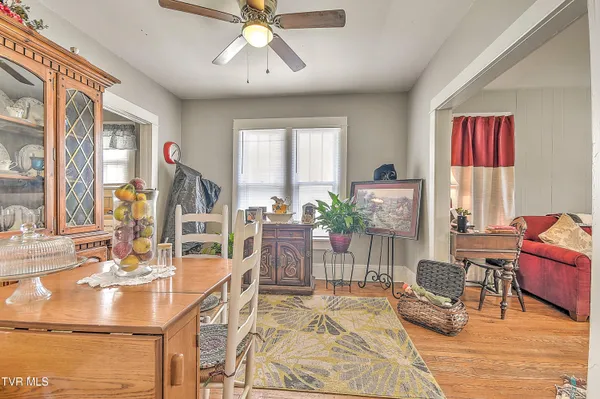 $389,900 | 200-202 Main Street West, Mount Carmel, TN 37645