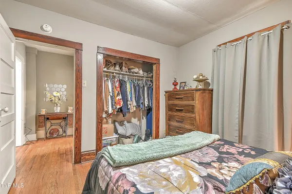 $389,900 | 200-202 Main Street West, Mount Carmel, TN 37645