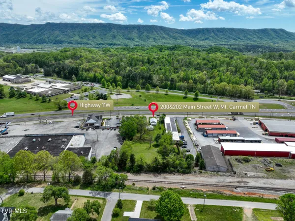 $389,900 | 200-202 Main Street West, Mount Carmel, TN 37645