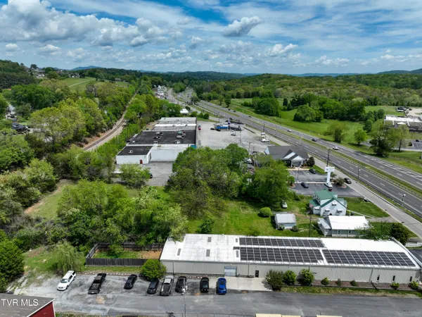 $389,900 | 200-202 Main Street West, Mount Carmel, TN 37645