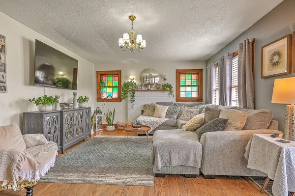 $389,900 | 200-202 Main Street West, Mount Carmel, TN 37645