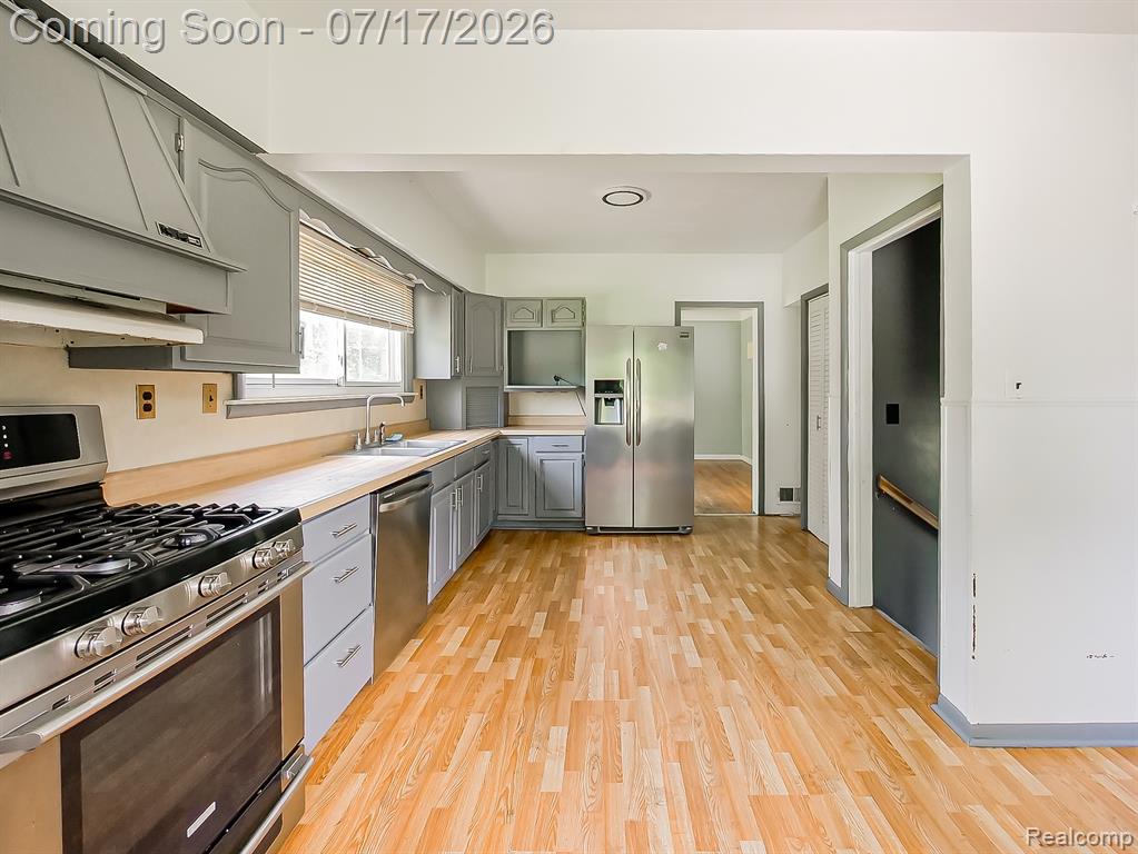 24850 West Nine Mile Road Southfield, MI 48033 - Photo 3 of 54