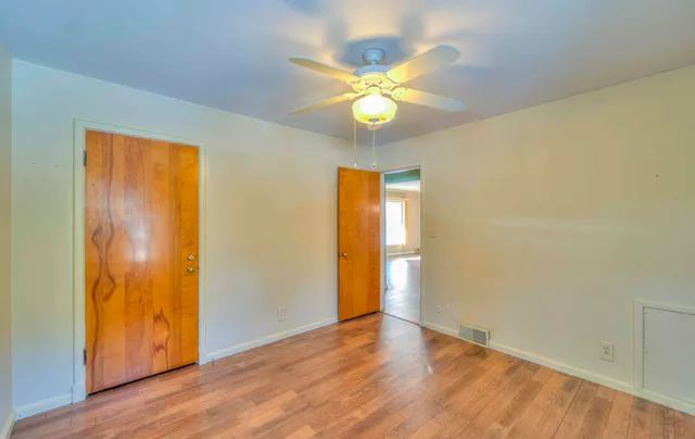 $179,900 | 1031 South Durand Street, Jackson, MI 49203