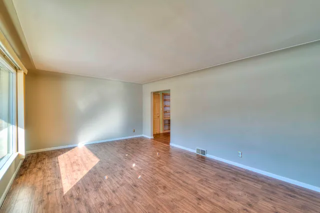 $179,900 | 1031 South Durand Street, Jackson, MI 49203