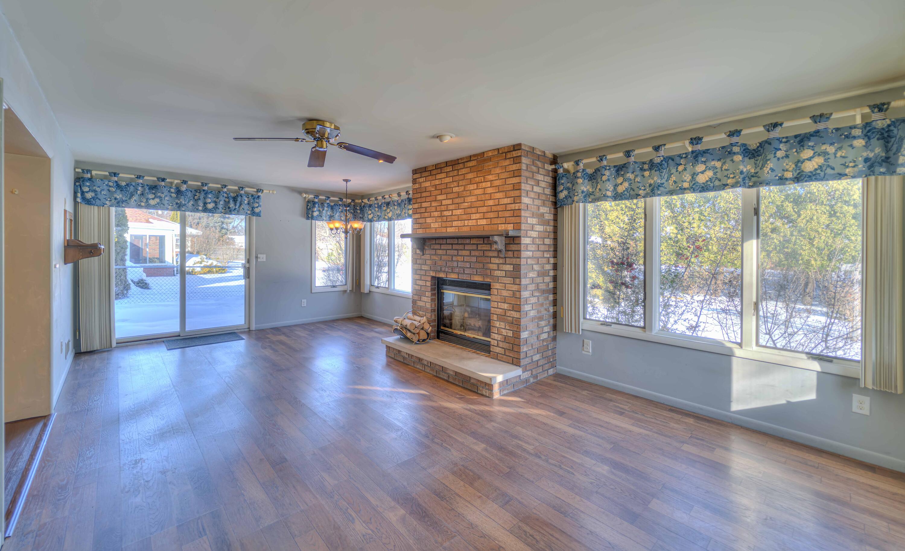 1031 South Durand Street Jackson, MI 49203 - Photo 9 of 22 1031 S Durand 15