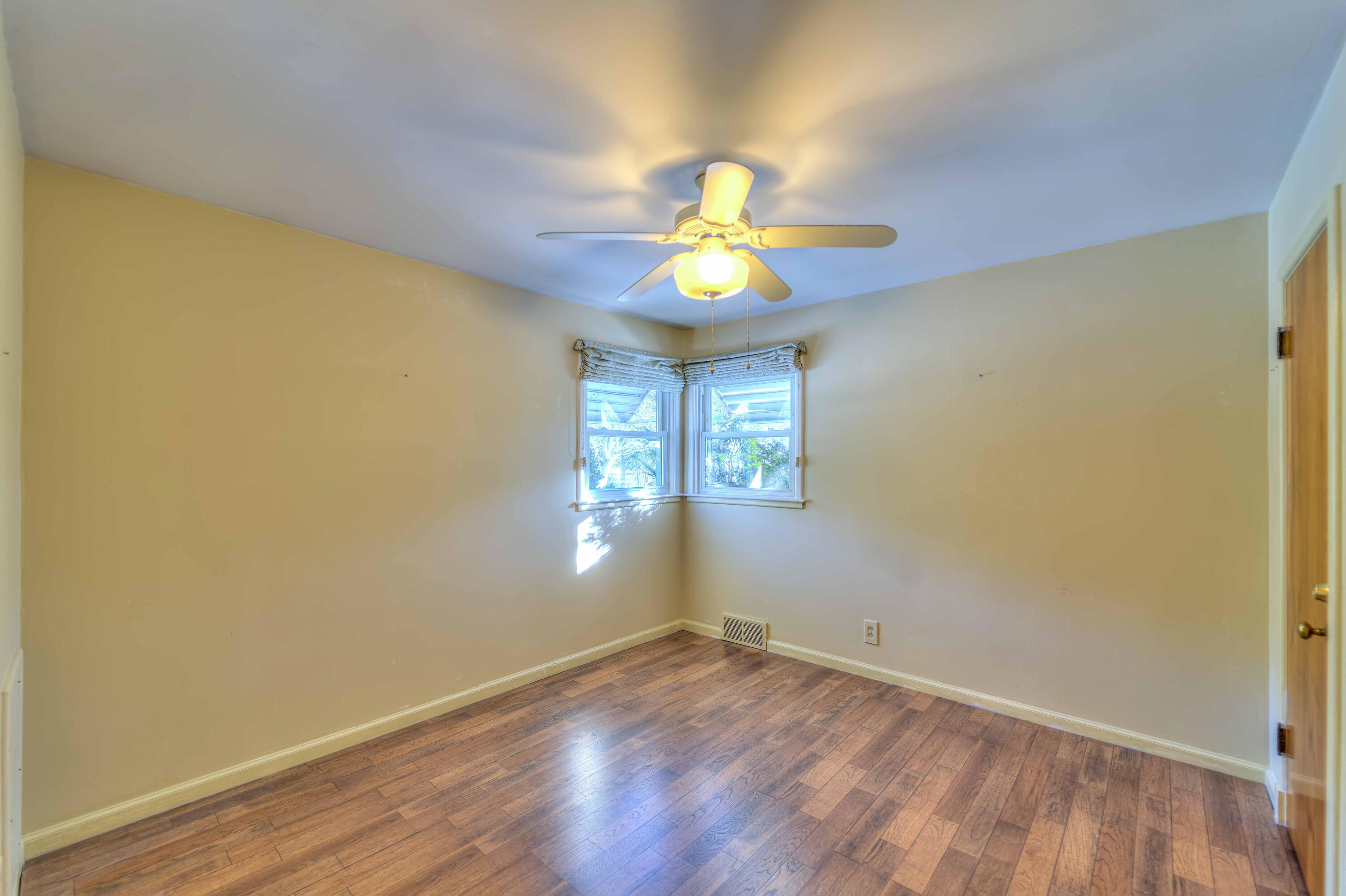 1031 South Durand Street Jackson, MI 49203 - Photo 10 of 22 1031 S Durand 17