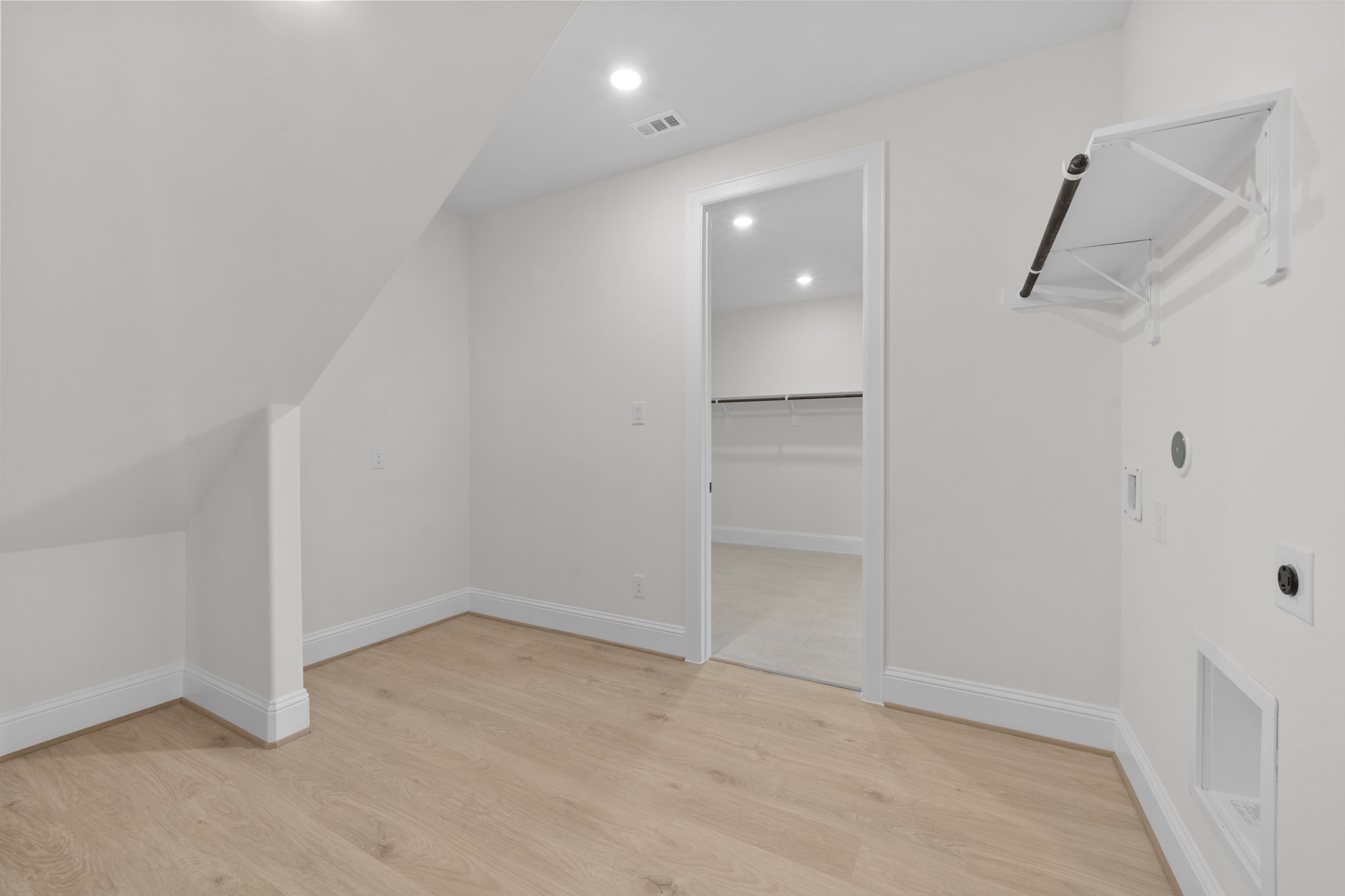 648 Cross Timbers Trace Hempstead, TX 77445 - Photo 17 of 40 wooden floor in an empty room