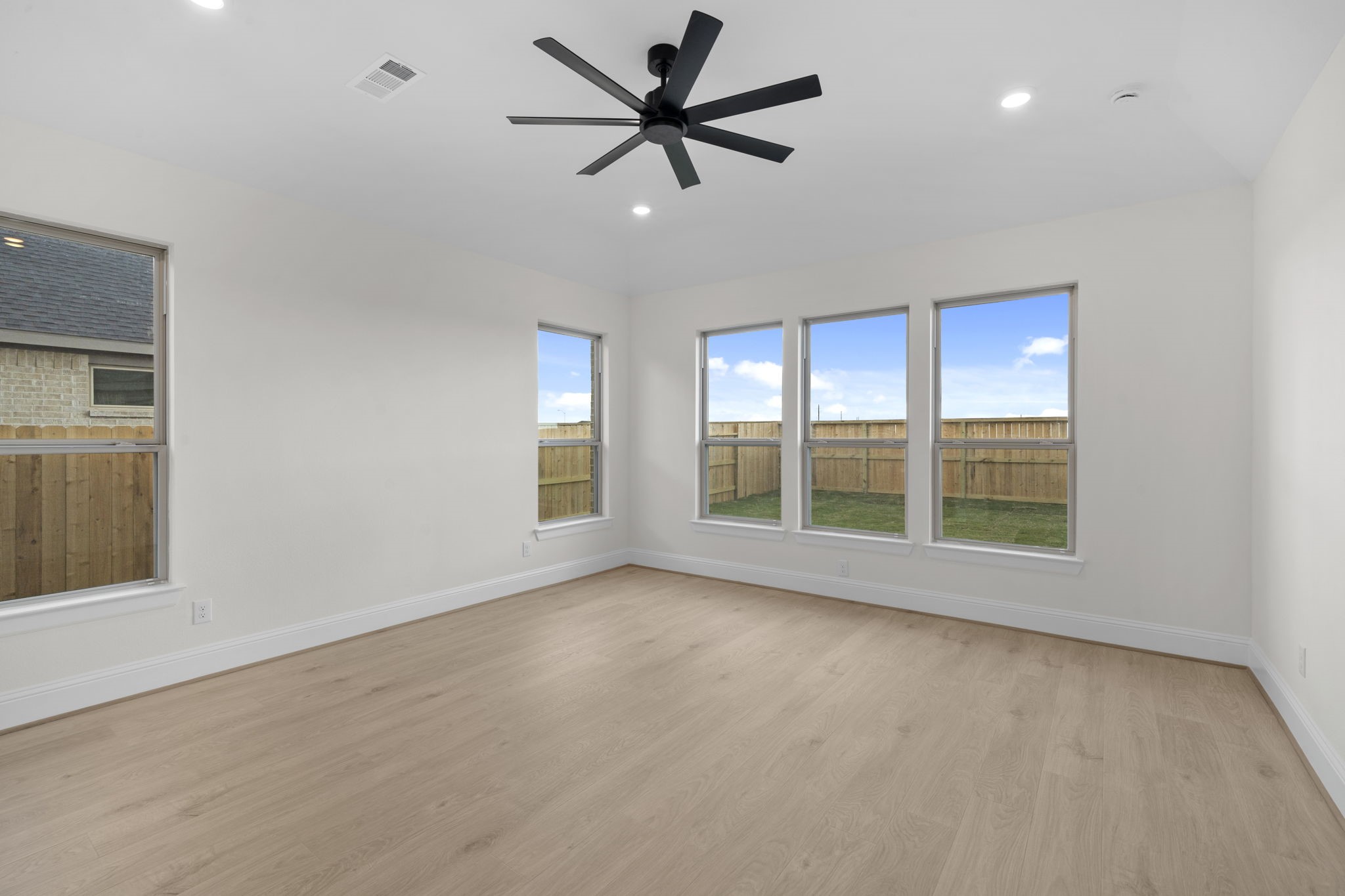 648 Cross Timbers Trace Hempstead, TX 77445 - Photo 22 of 40 a view of a livingroom with a ceiling fan and window