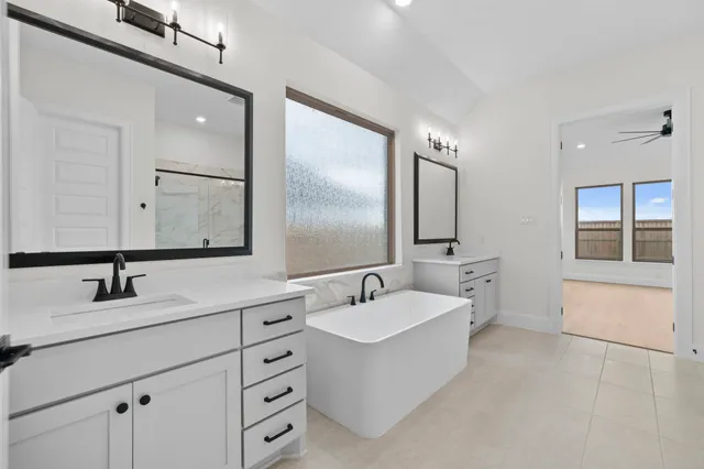 $534,990 | 648 Cross Timbers Trace, Hempstead, TX 77445