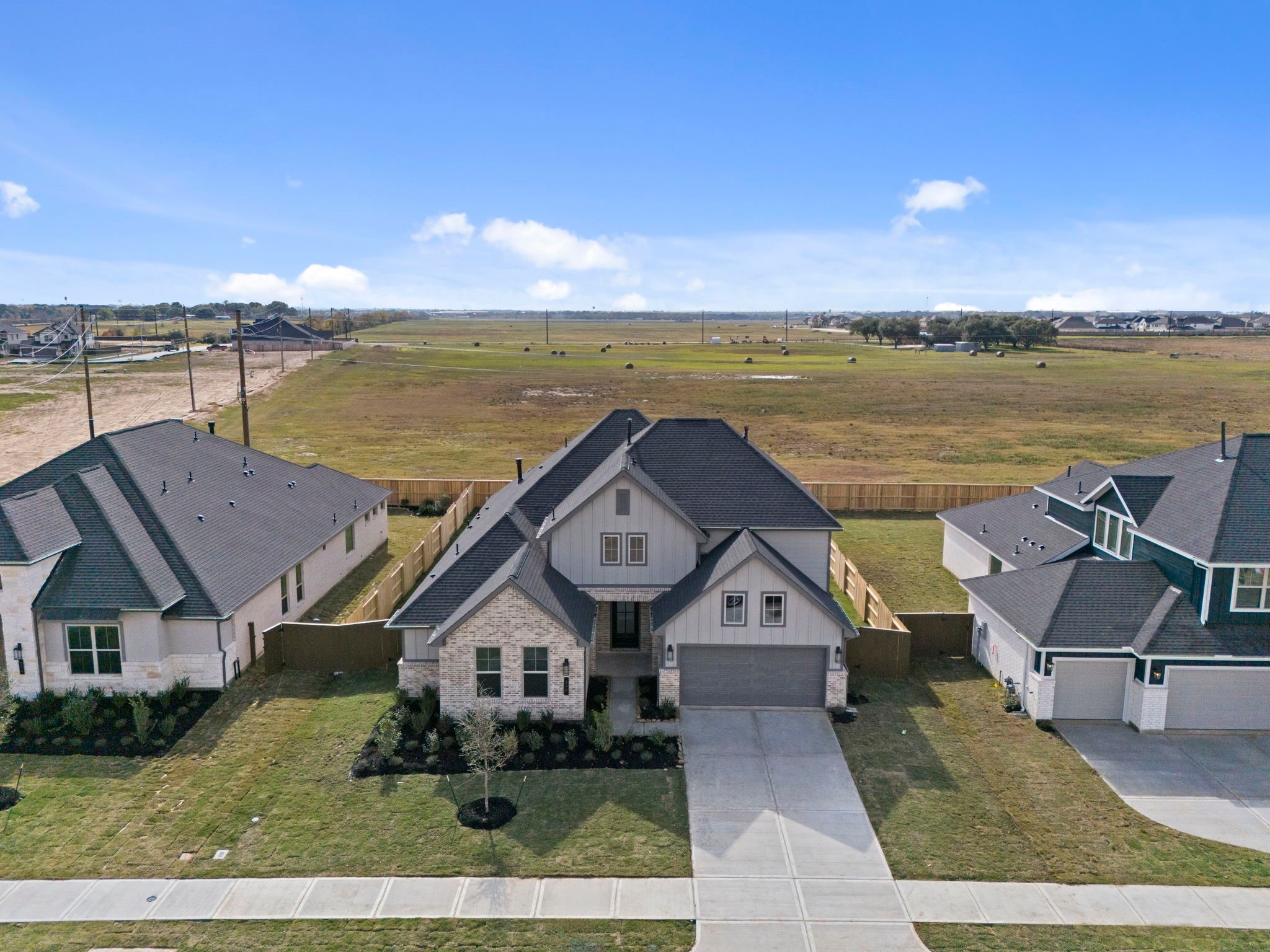 648 Cross Timbers Trace Hempstead, TX 77445 - Photo 40 of 40 an aerial view of a house with a lake view