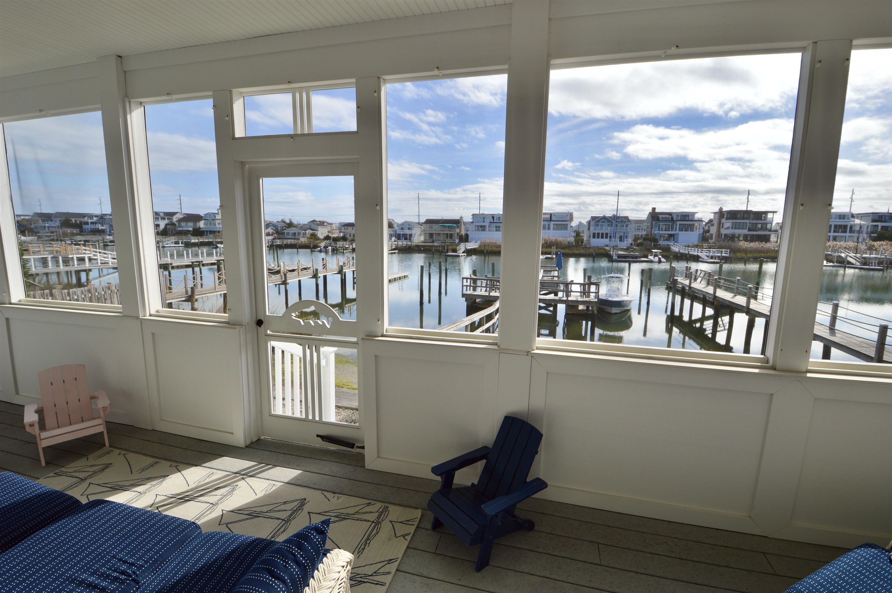 4765 4th Avalon, NJ 08202 - Photo 12 of 41 a living room with a large window