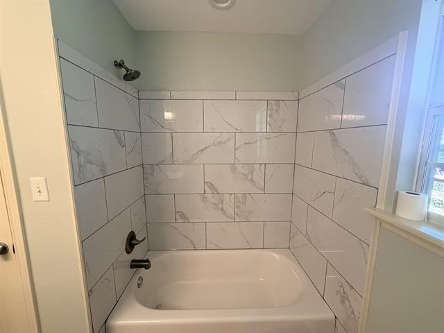 2649 Azalea Avenue Groves, TX 77619 - Photo 18 of 33
