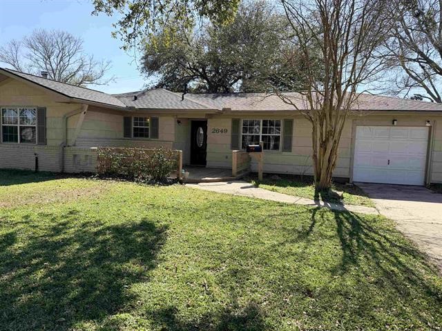2649 Azalea Avenue Groves, TX 77619 - Photo 4 of 33