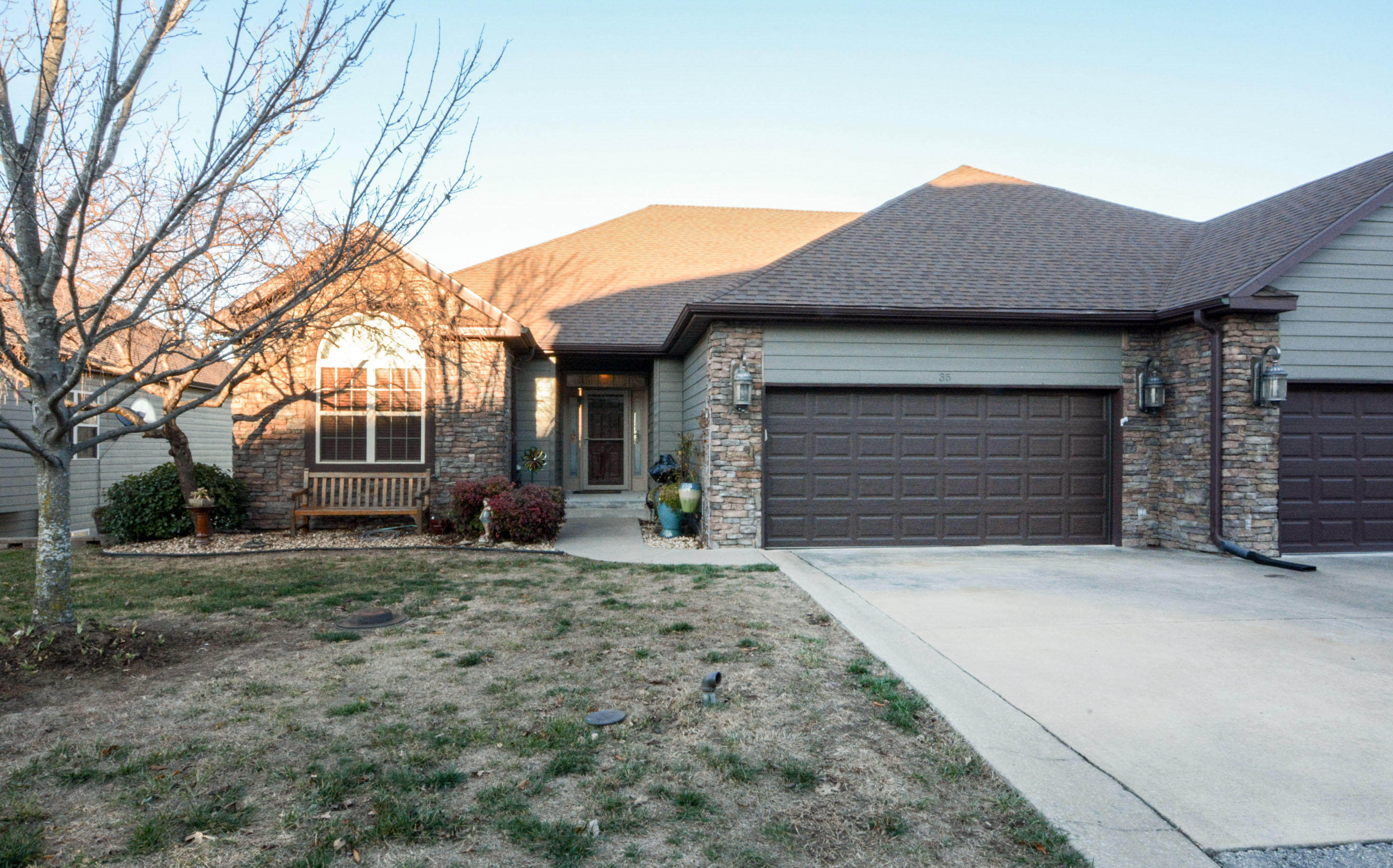 35 Bogey Lane, Unit 1 Reeds Spring, MO 65737 - Photo 1 of 1 01 Front
