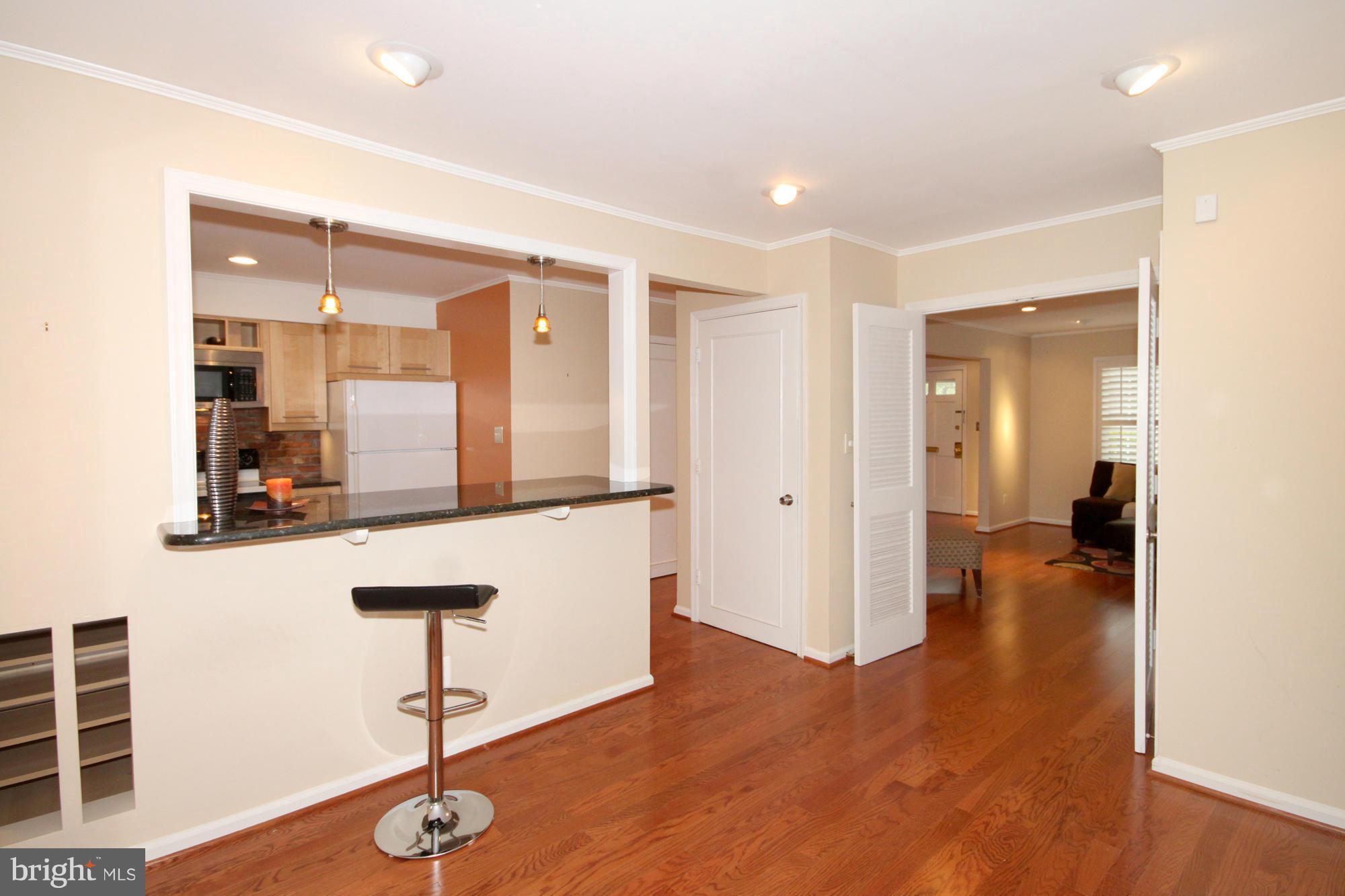 5939 Minutemen Road, Unit 255 Springfield, VA 22152 - Photo 8 of 29 Dining Room