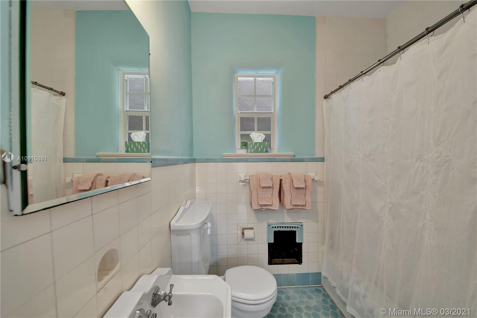 5455 Alton Road Miami Beach, FL 33140 - Photo 18 of 34