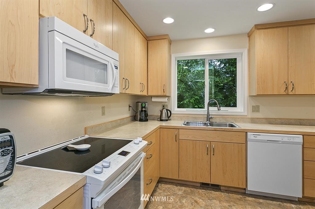 110 224th Street Southeast Bothell, WA 98021 - Photo 5 of 20