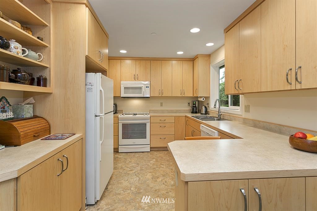110 224th Street Southeast Bothell, WA 98021 - Photo 6 of 20
