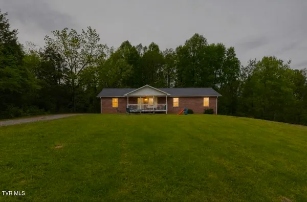 $390,000 | 21426 Darlington Drive, Bristol, VA 24202