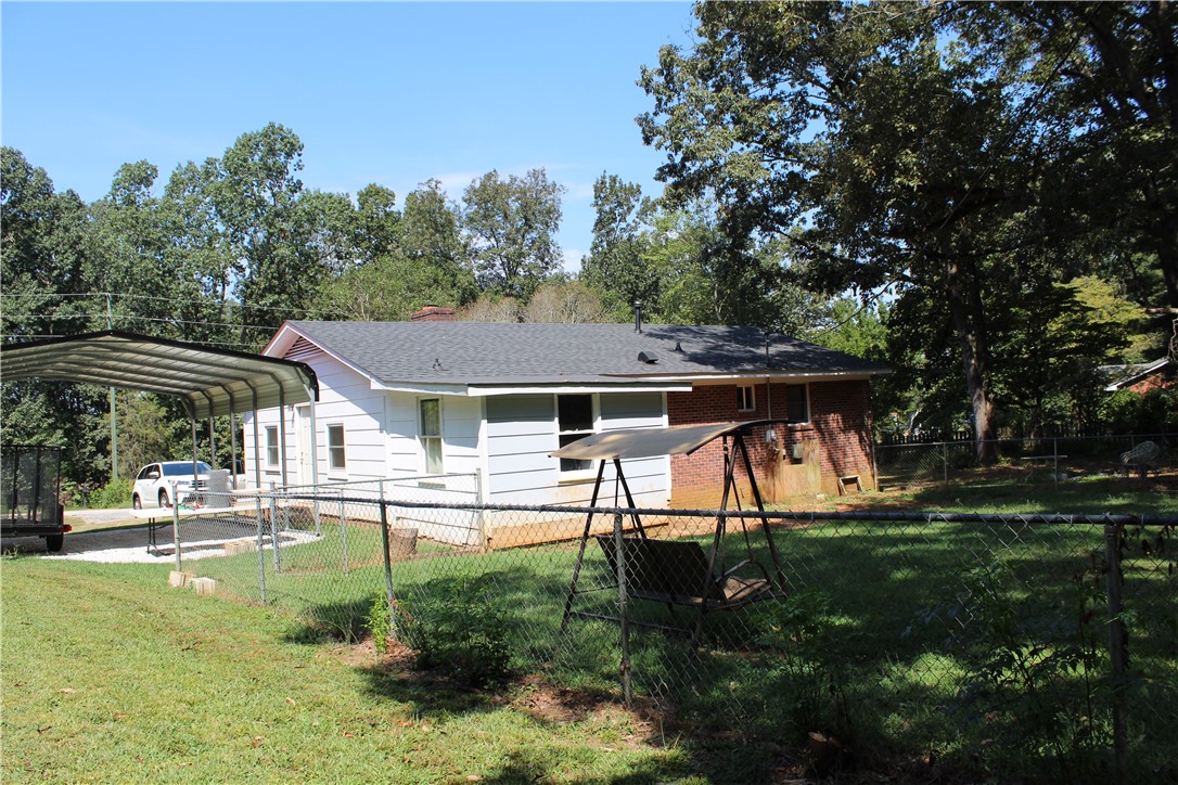 527 Singing Pines Road Seneca, SC 29678 - Photo 2 of 16 Gallery Image 2