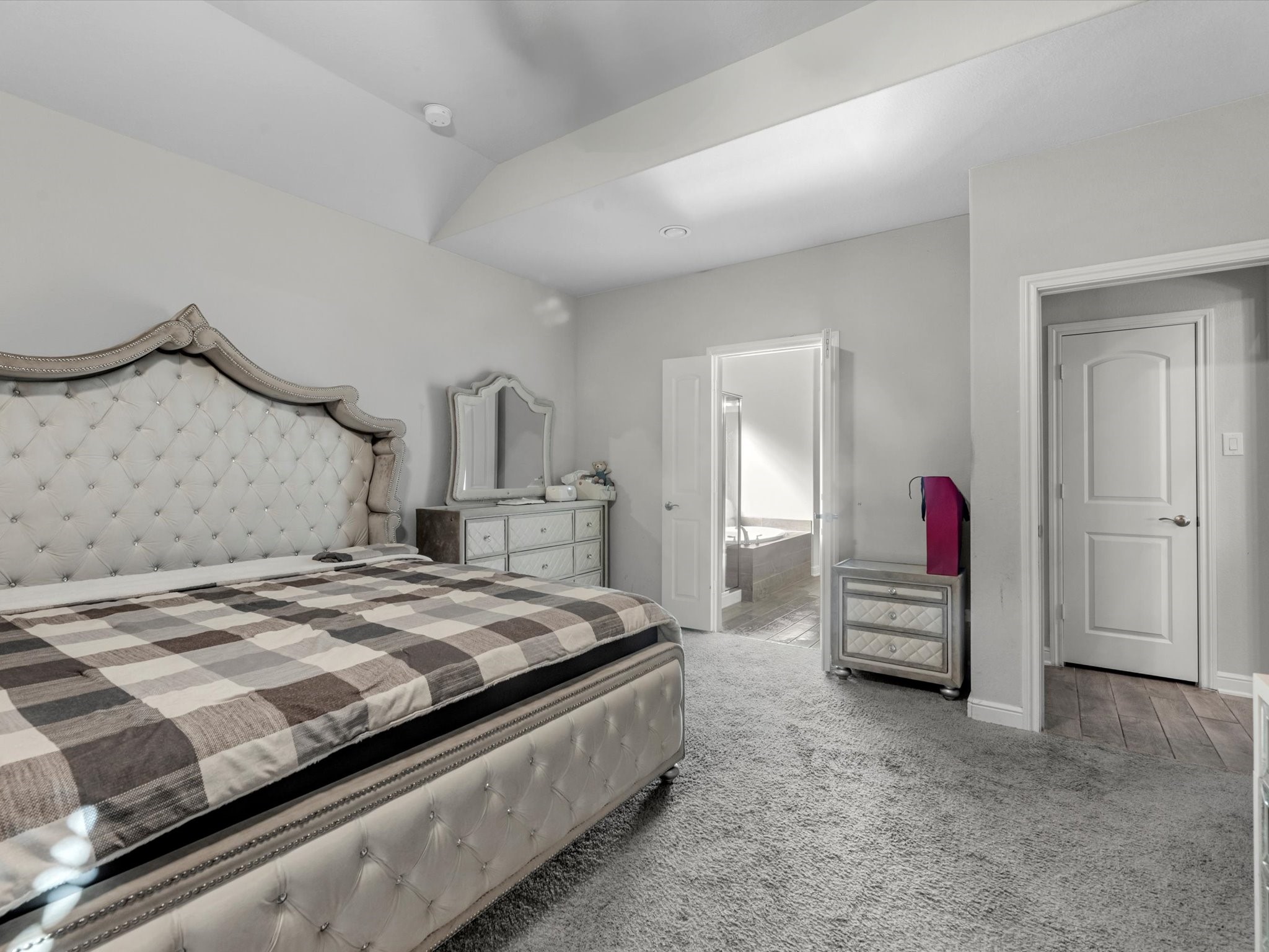 2822 Knotty Frst Drive Spring, TX 77373 - Photo 19 of 29 a bedroom with bed and a couch