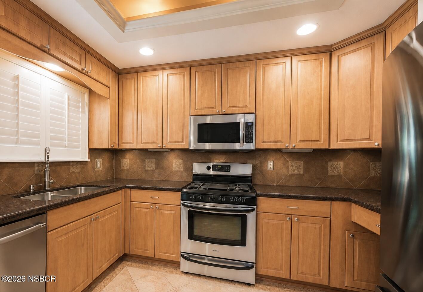 901 Calvert Avenue Lompoc, CA 93436 - Photo 3 of 6 Kitchen
