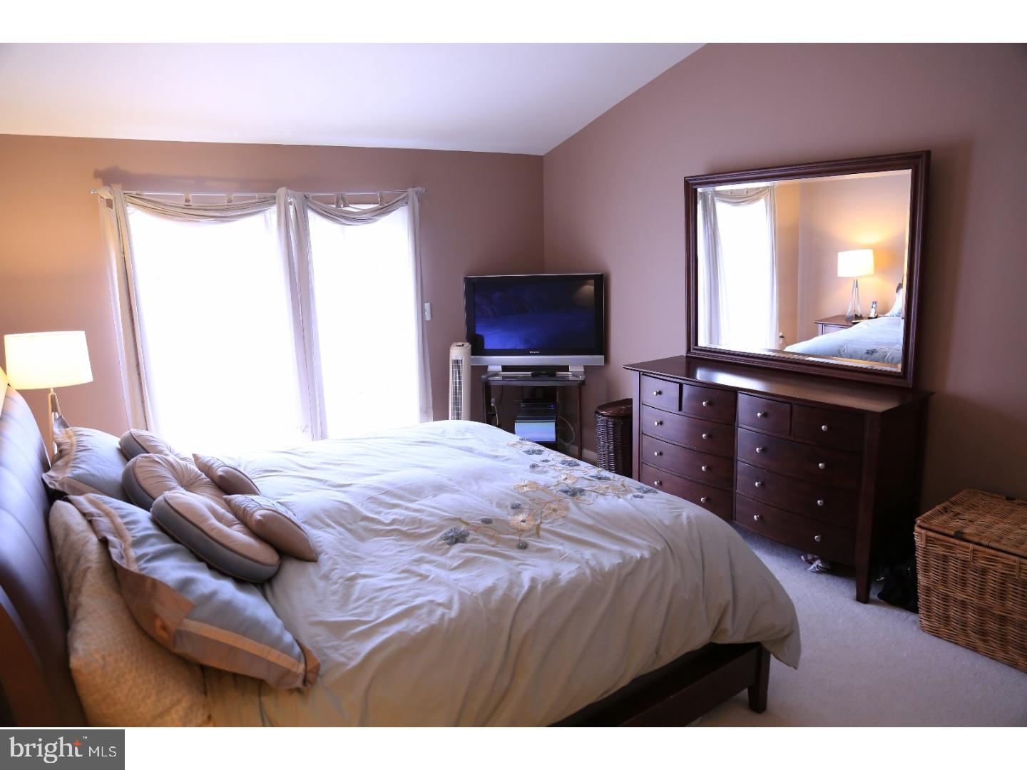 327 Watkins Road Pennington, NJ 08534 - Photo 16 of 25