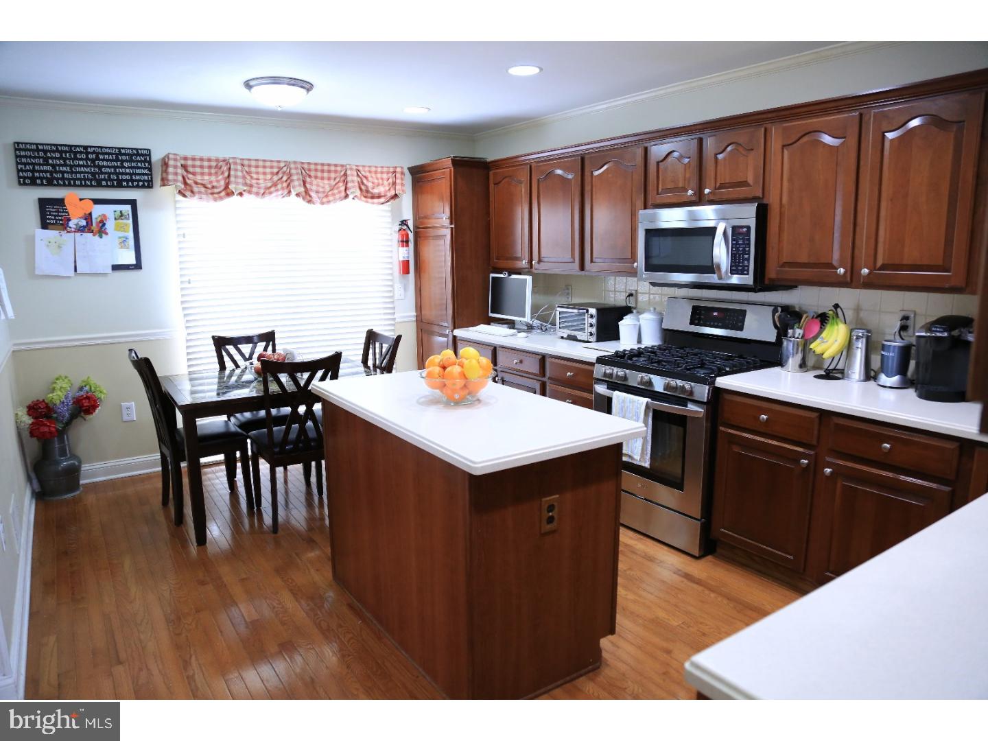 327 Watkins Road Pennington, NJ 08534 - Photo 2 of 25
