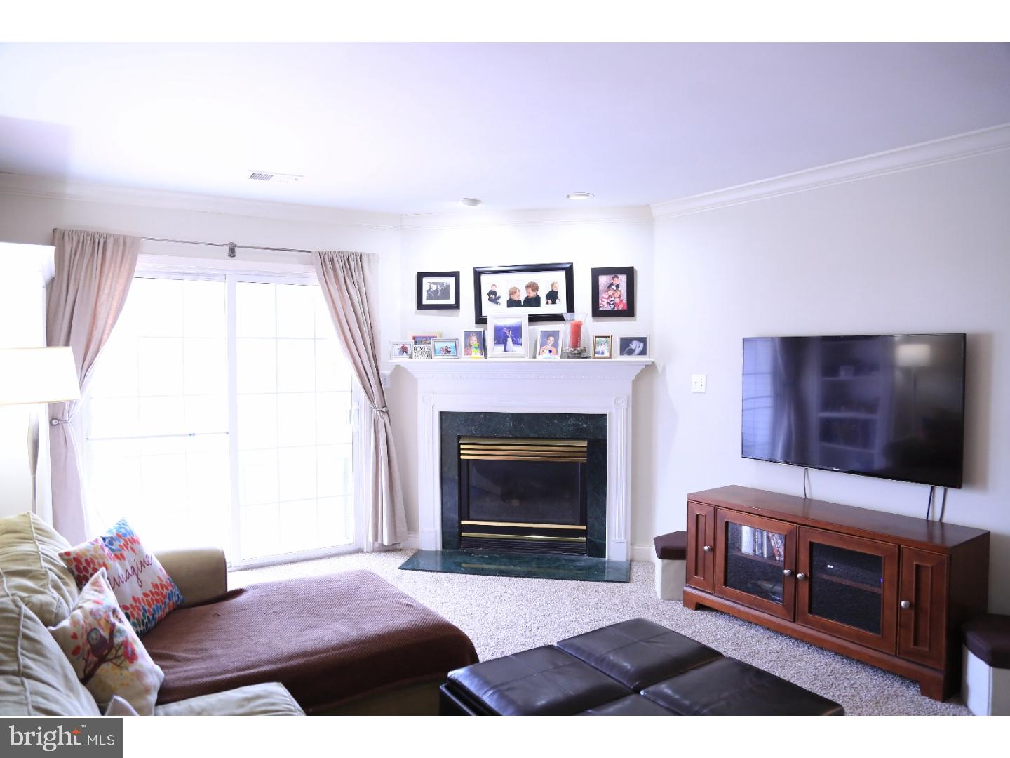 327 Watkins Road Pennington, NJ 08534 - Photo 9 of 25