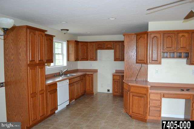3230 Centennial Road Hanover, PA 17331 - Photo 8 of 10