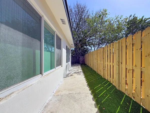 $3,500 | 224 Northeast 23rd Avenue, Unit 3, Pompano Beach, FL 33062