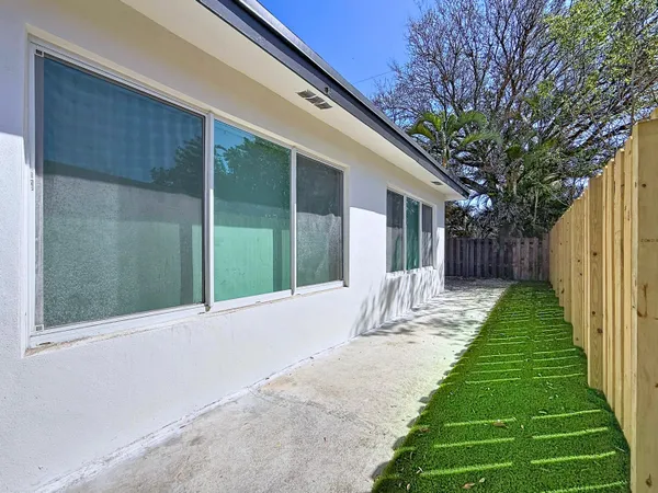 $3,500 | 224 Northeast 23rd Avenue, Unit 3, Pompano Beach, FL 33062