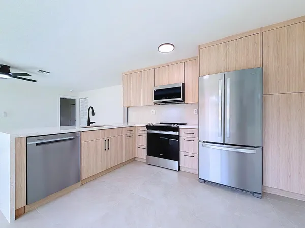 $3,500 | 224 Northeast 23rd Avenue, Unit 3, Pompano Beach, FL 33062