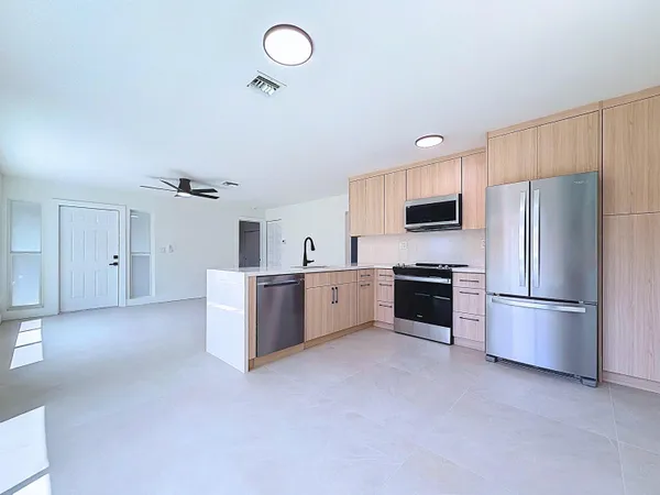 $3,500 | 224 Northeast 23rd Avenue, Unit 3, Pompano Beach, FL 33062