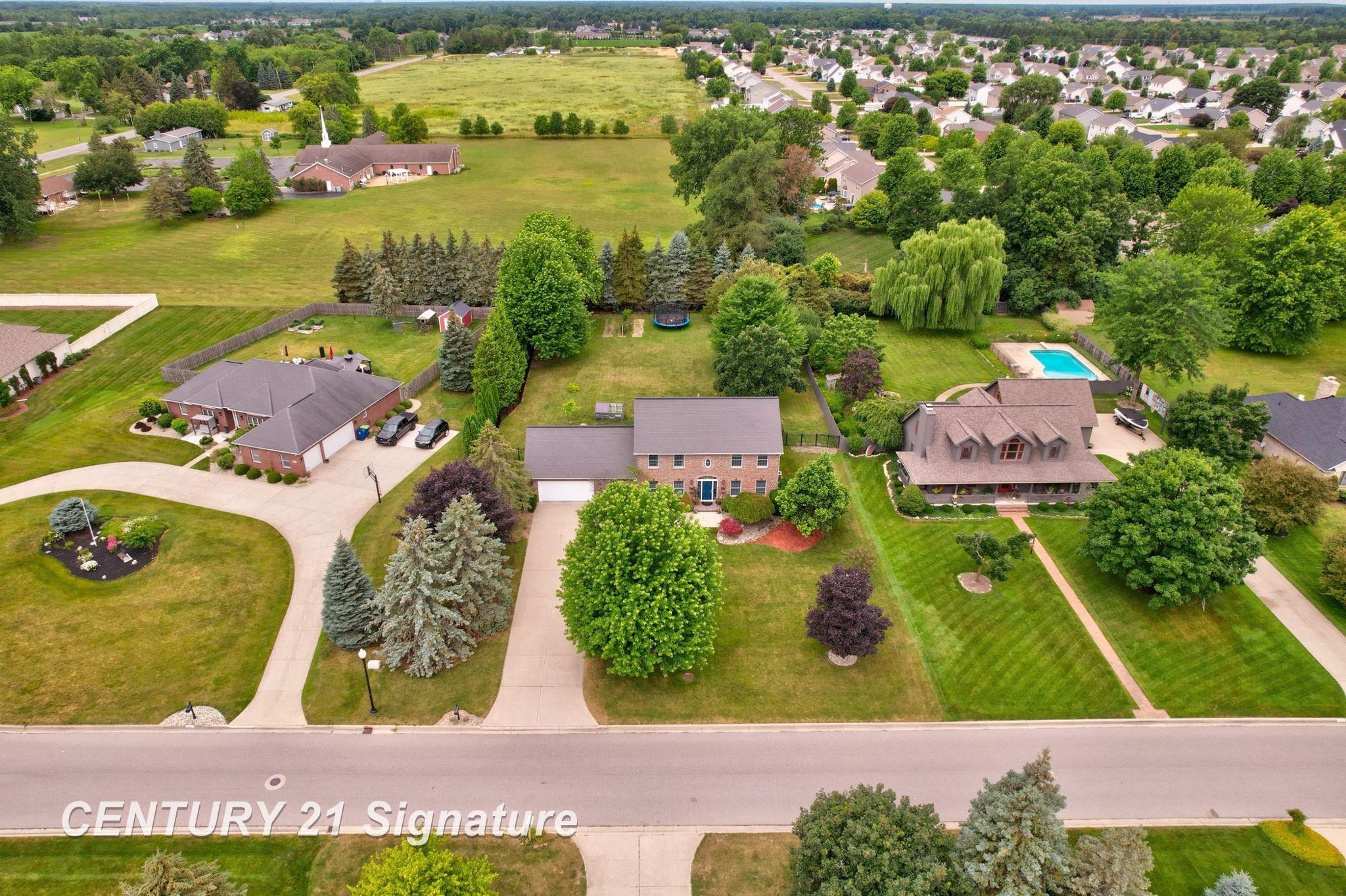 4111 Autumn Ridge Saginaw, MI 48603 - Photo 63 of 76 50182381-34611060-f35b-4a21-bf3b-4d0dd5a65f94.JPG