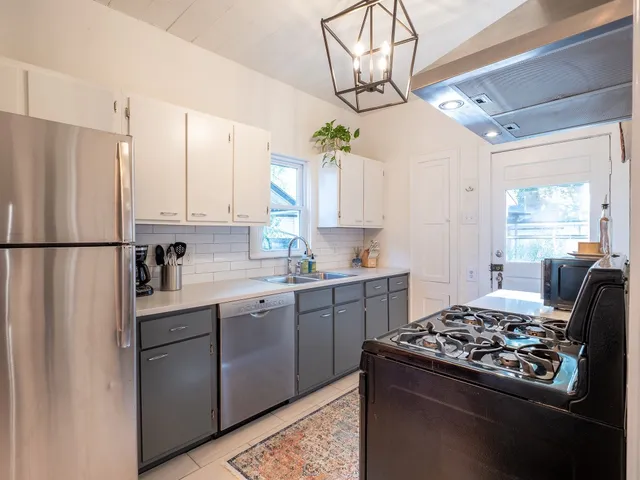 $4,600 | 1609 Nickerson Street, Austin, TX 78704