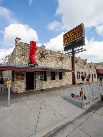 $4,600 | 1609 Nickerson Street, Austin, TX 78704