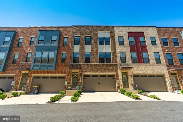 $3,528 | 2705 Evansgreen Drive, Suitland, MD 20746