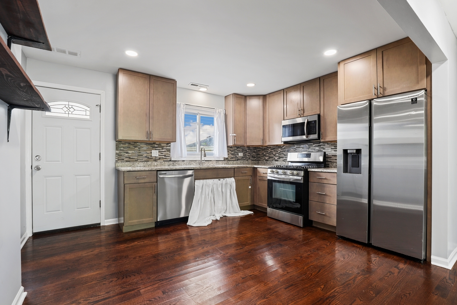 6243 Birmingham Street Chicago Ridge, IL 60415 - Photo 7 of 26 Gallery Image 7