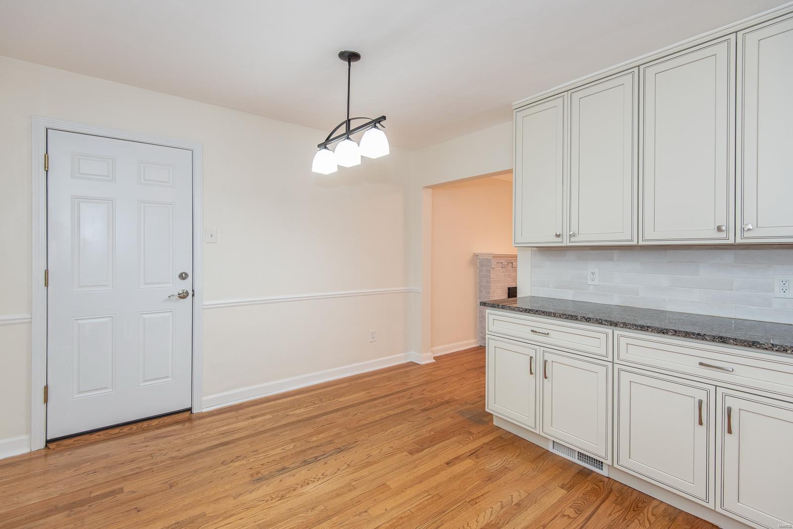 9234 Alpine Drive St. Louis, MO 63123 - Photo 12 of 40