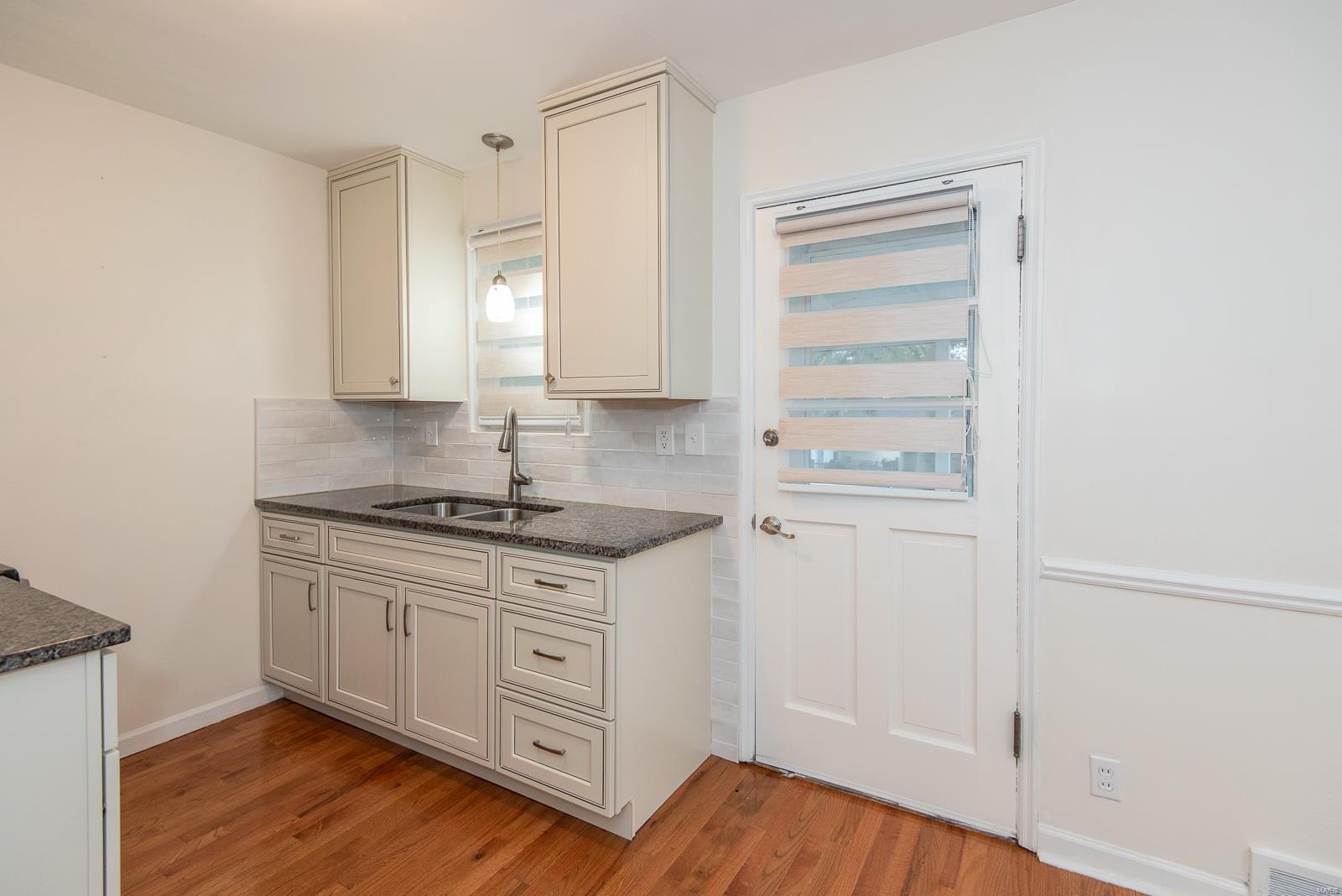 9234 Alpine Drive St. Louis, MO 63123 - Photo 14 of 40