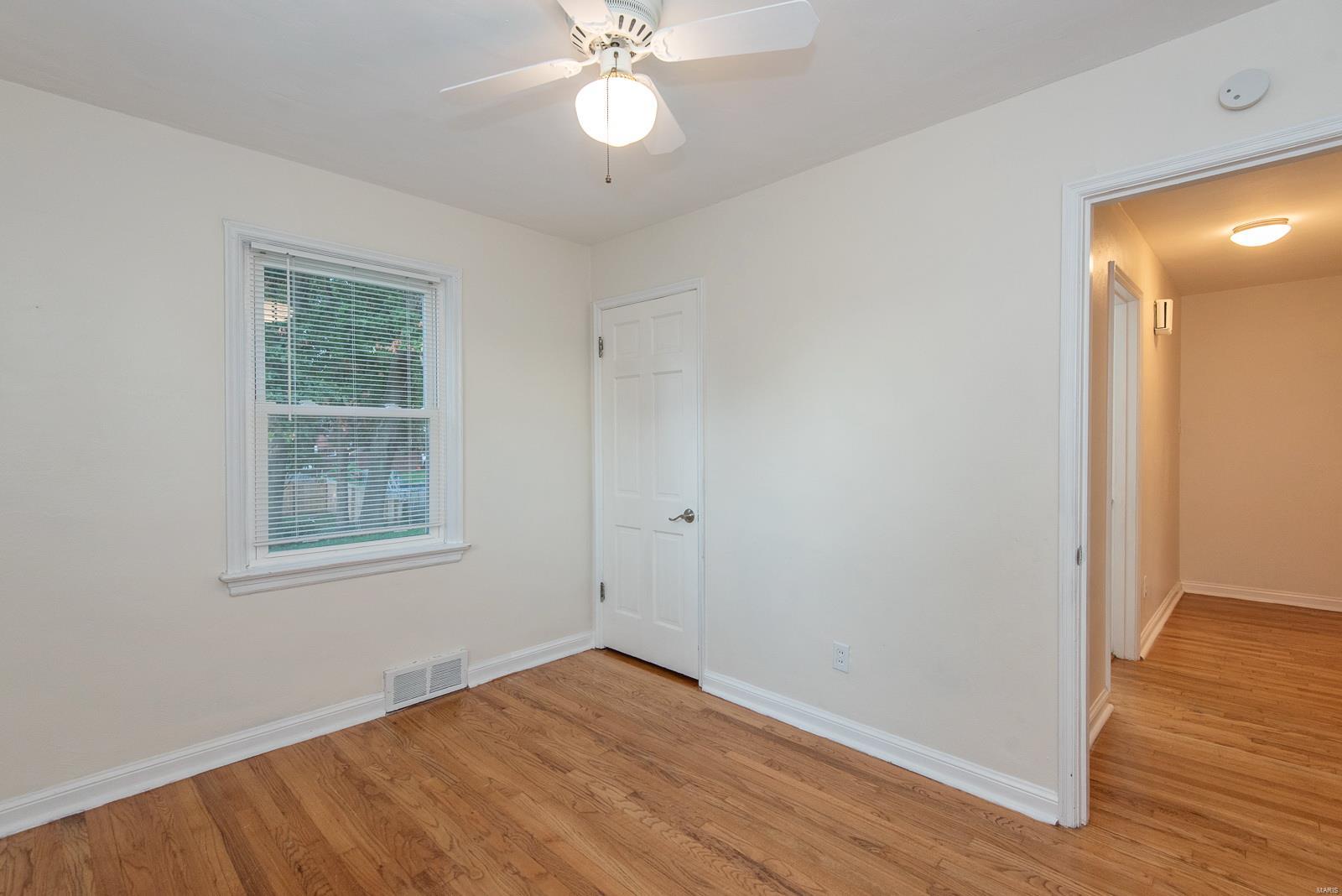 9234 Alpine Drive St. Louis, MO 63123 - Photo 23 of 40