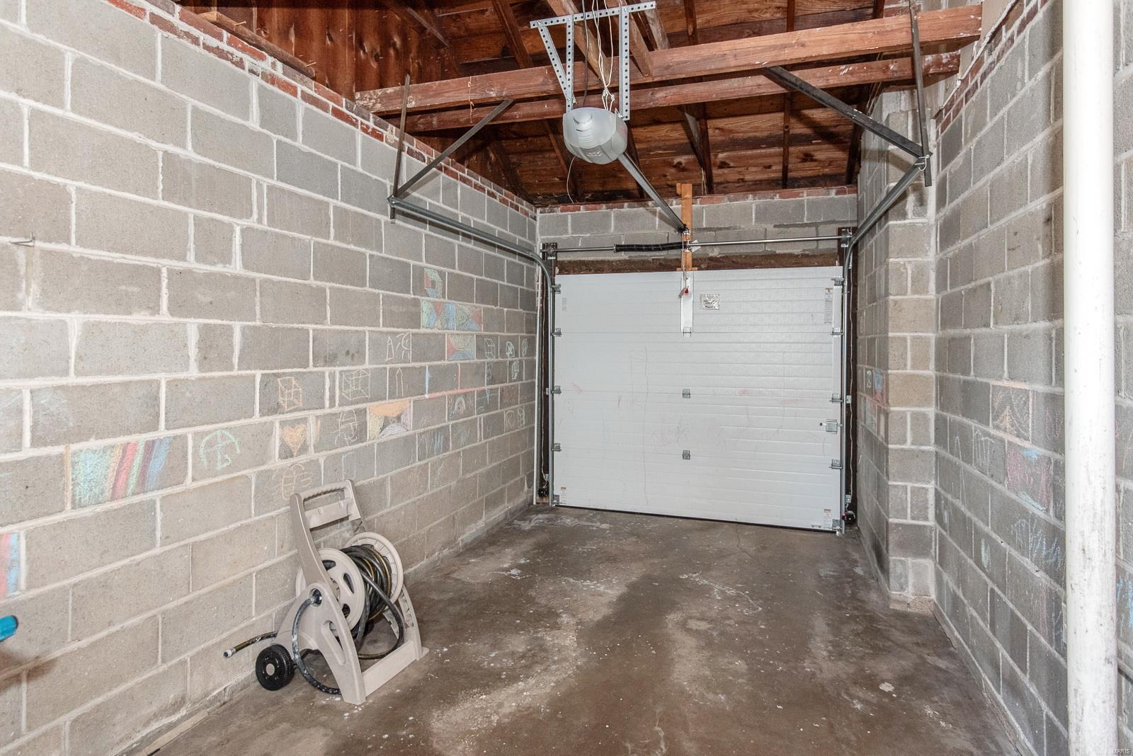 9234 Alpine Drive St. Louis, MO 63123 - Photo 35 of 40