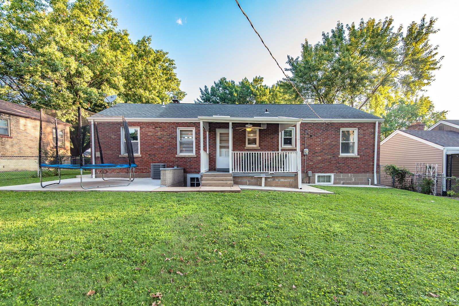 9234 Alpine Drive St. Louis, MO 63123 - Photo 39 of 40