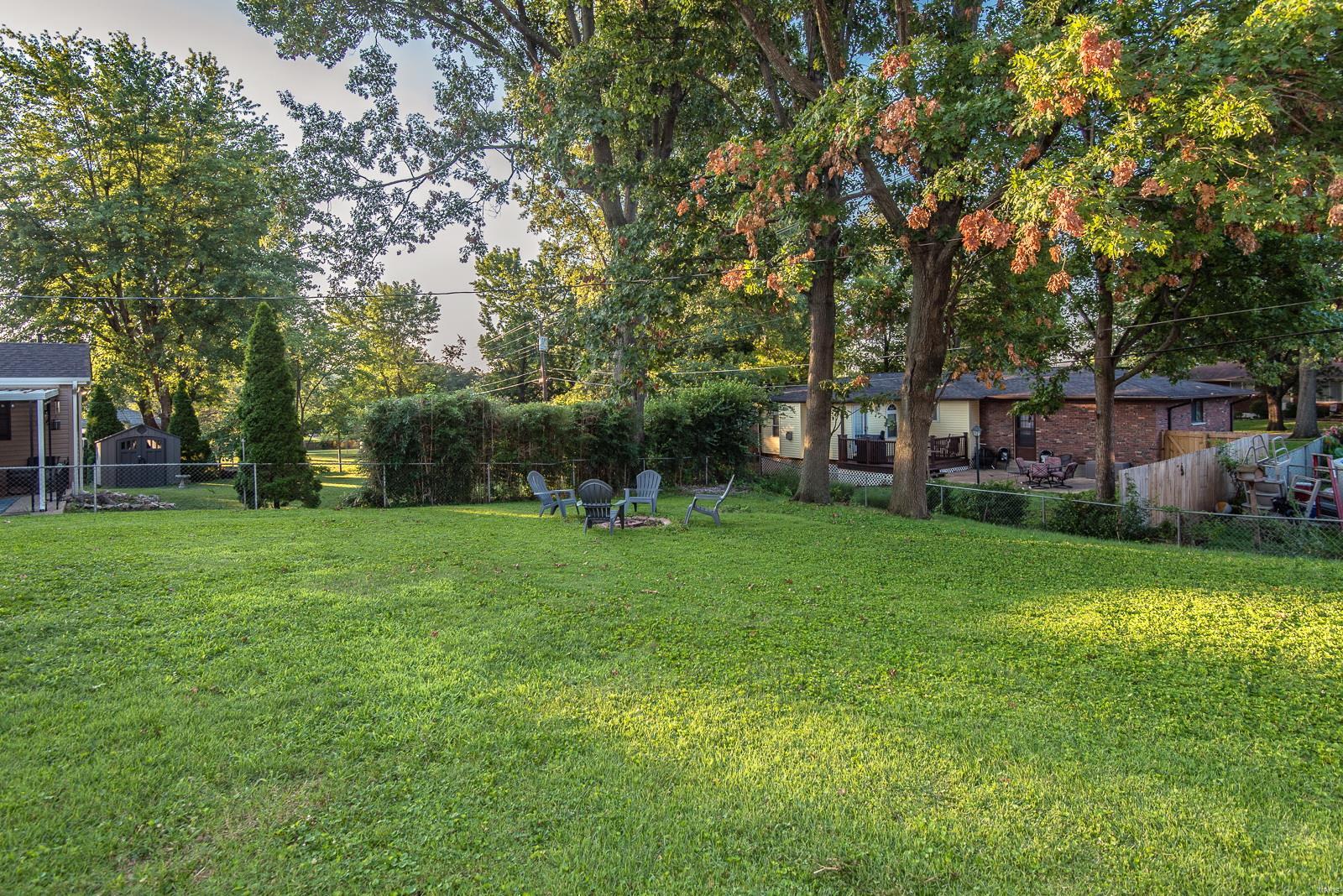 9234 Alpine Drive St. Louis, MO 63123 - Photo 4 of 40