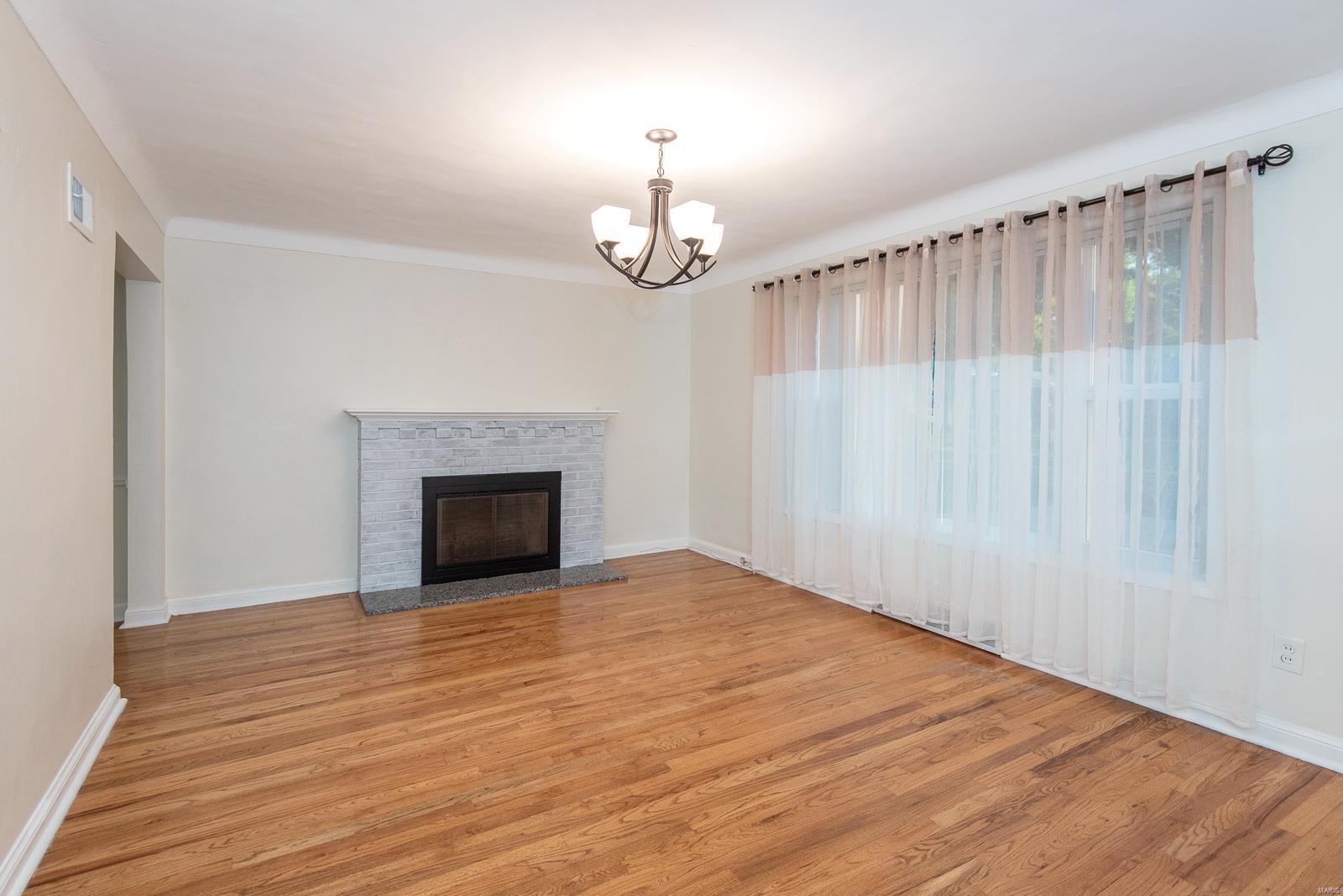 9234 Alpine Drive St. Louis, MO 63123 - Photo 6 of 40